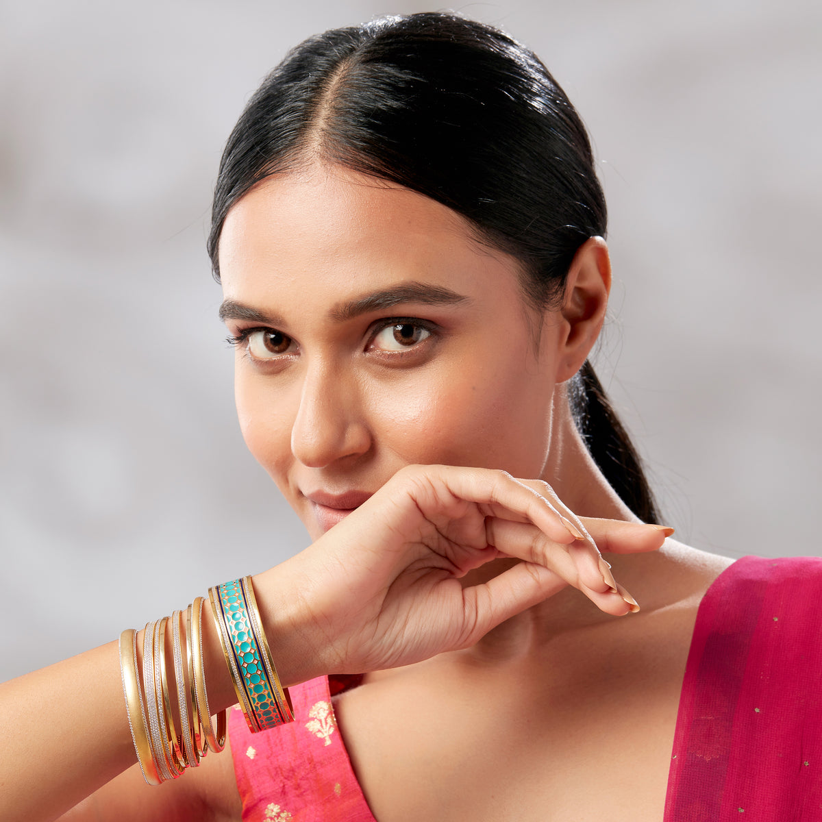 Naaz Bangle With Double Line Diamond Medium