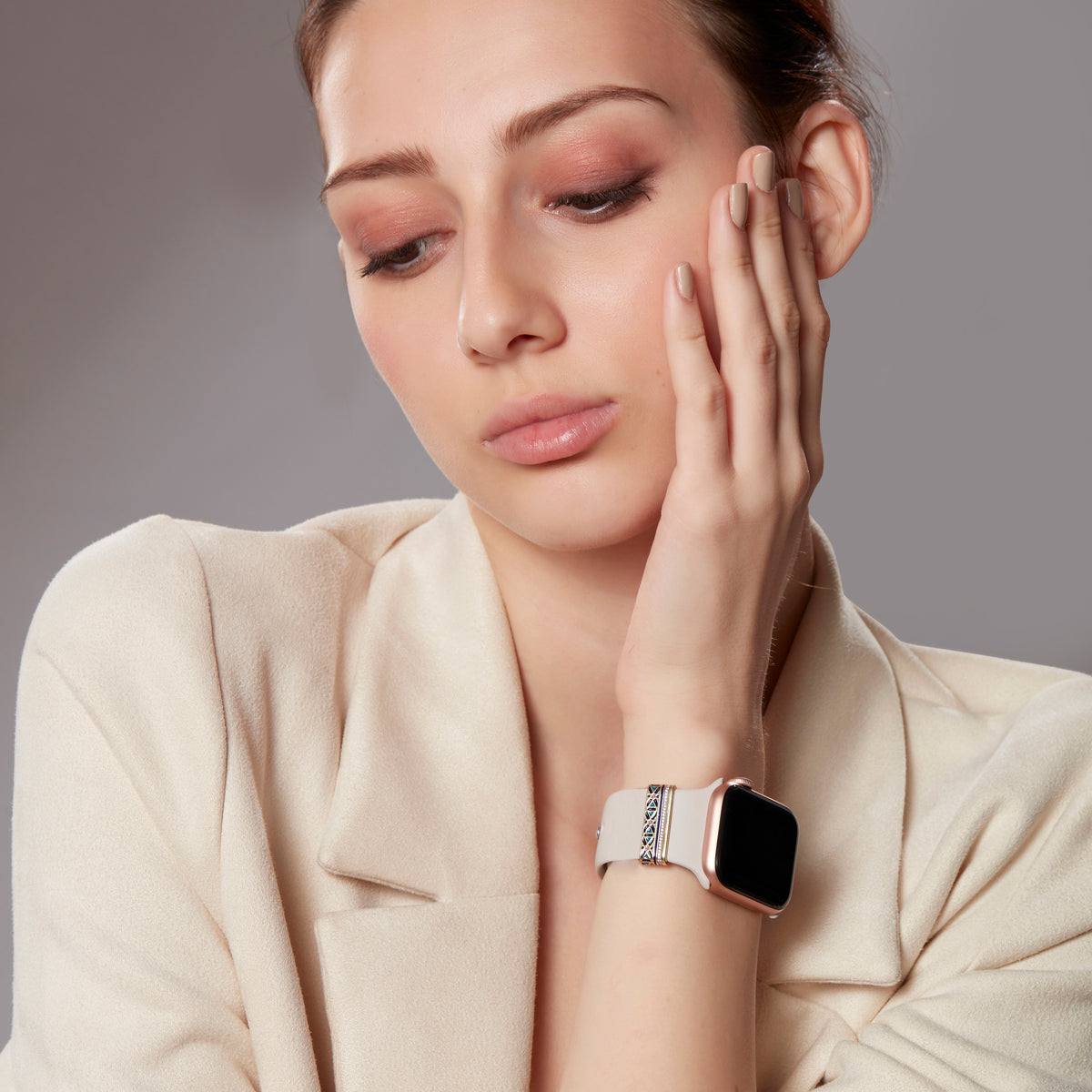 Emira watch band with single line diamond medium
