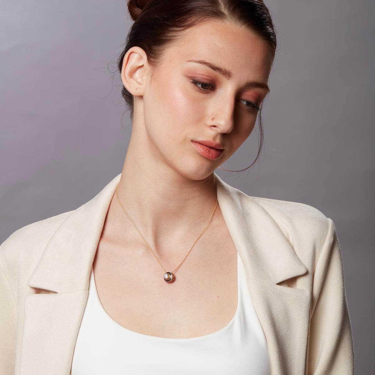 Aliyaah Solitaire Pendant Medium