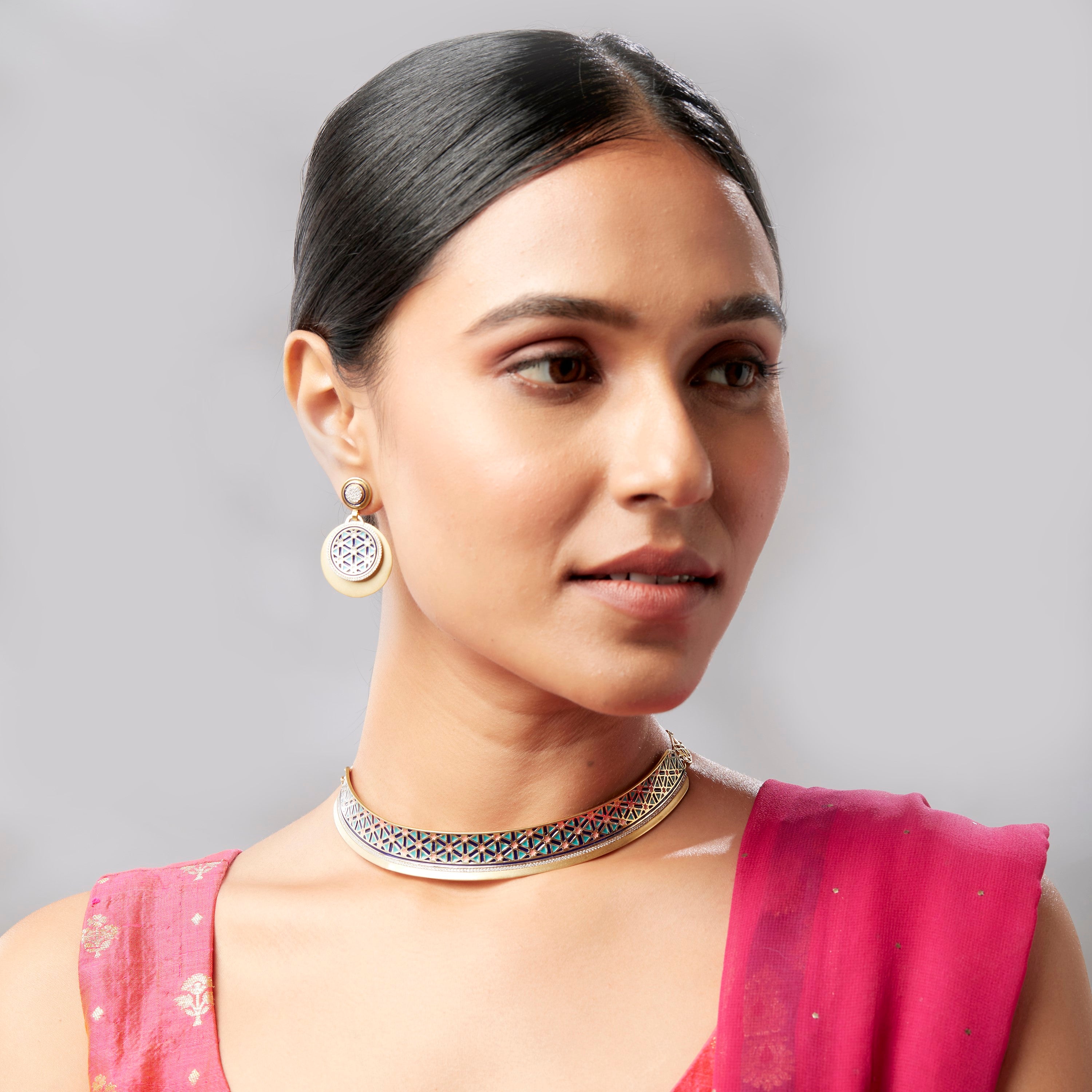 Naaz Slim Collar Necklace Medium